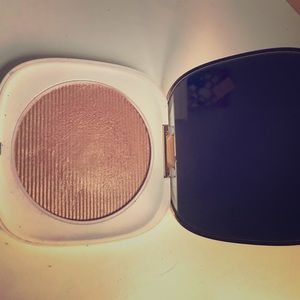 Marc Jacobs omega highlighter